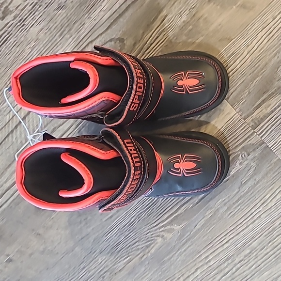 Marvel Spider-Man Light Up Winter Boots - Picture 4 of 8